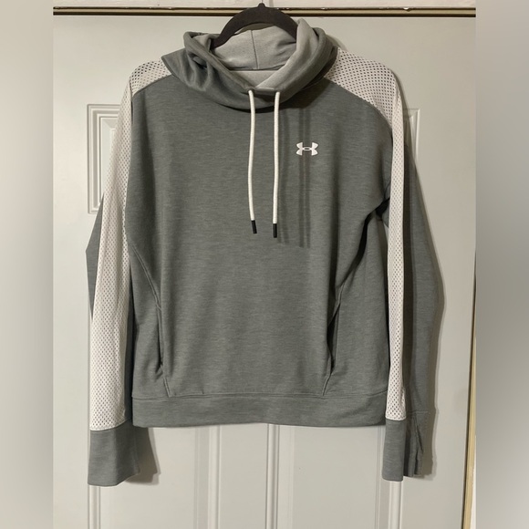 Under Armour Cowl Neck Gray Cropped Hoodie Logo Athletic Athleisure Sporty Small - Picture 1 of 7